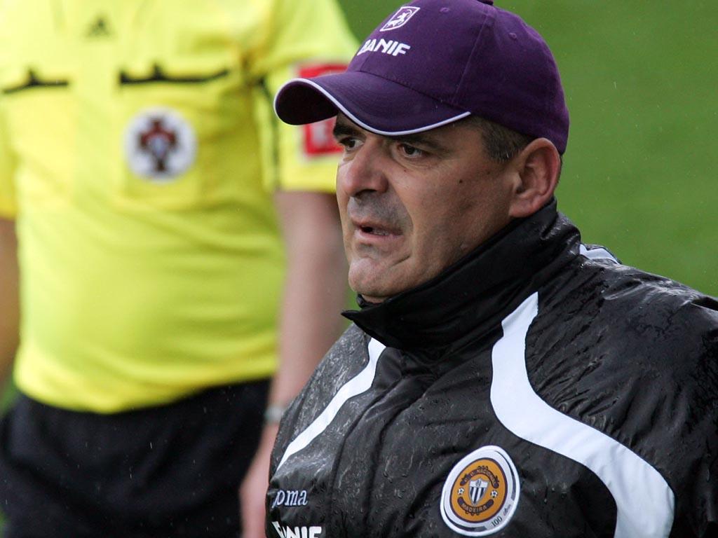 OFICIAL: Nacional apresenta novo treinador