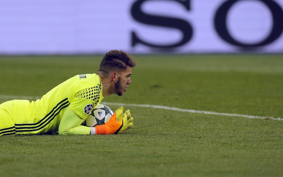 Manchester City aperta cerco a Ederson