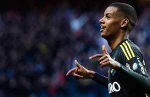 OFICIAL: Dortmund garante uma das maiores promessas do futebol mundial