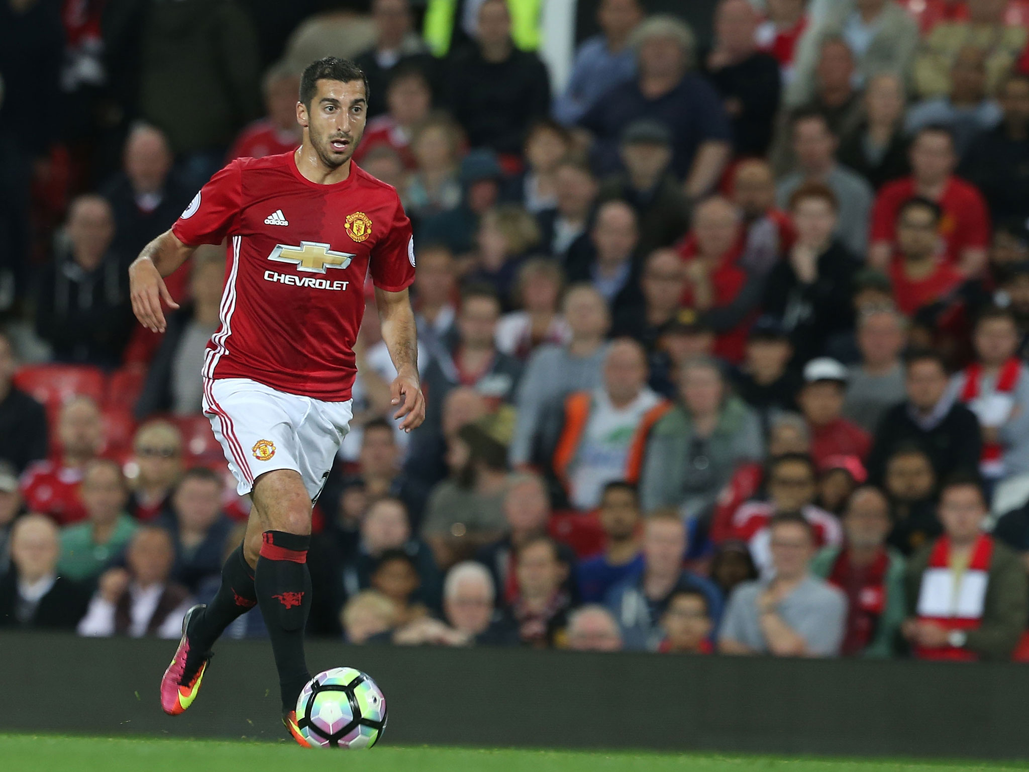 Mkhitaryan garante vitória do Manchester United frente ao Tottenham