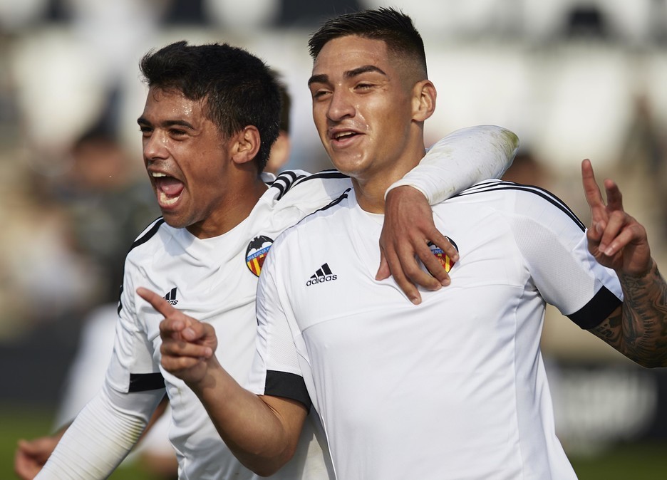 Benfica garante contratação de avançado colombiano