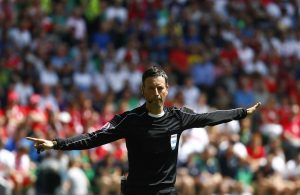 Melhor árbitro do mundo assume que pode rumar à liga chinesa