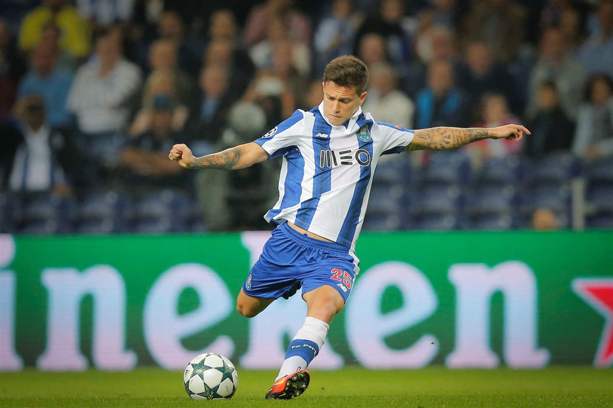 Otávio em dúvida para a “final” frente ao Leicester