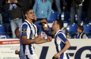FC Porto goleia e pressiona rivais