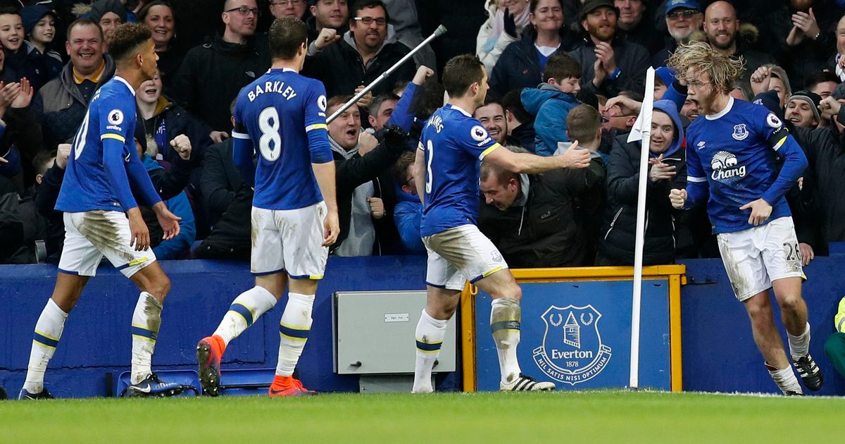 Everton humilha Manchester City