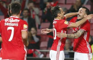 Jonas bisou no regresso à titularidade, mas a estrela da noite foi Zivkovic