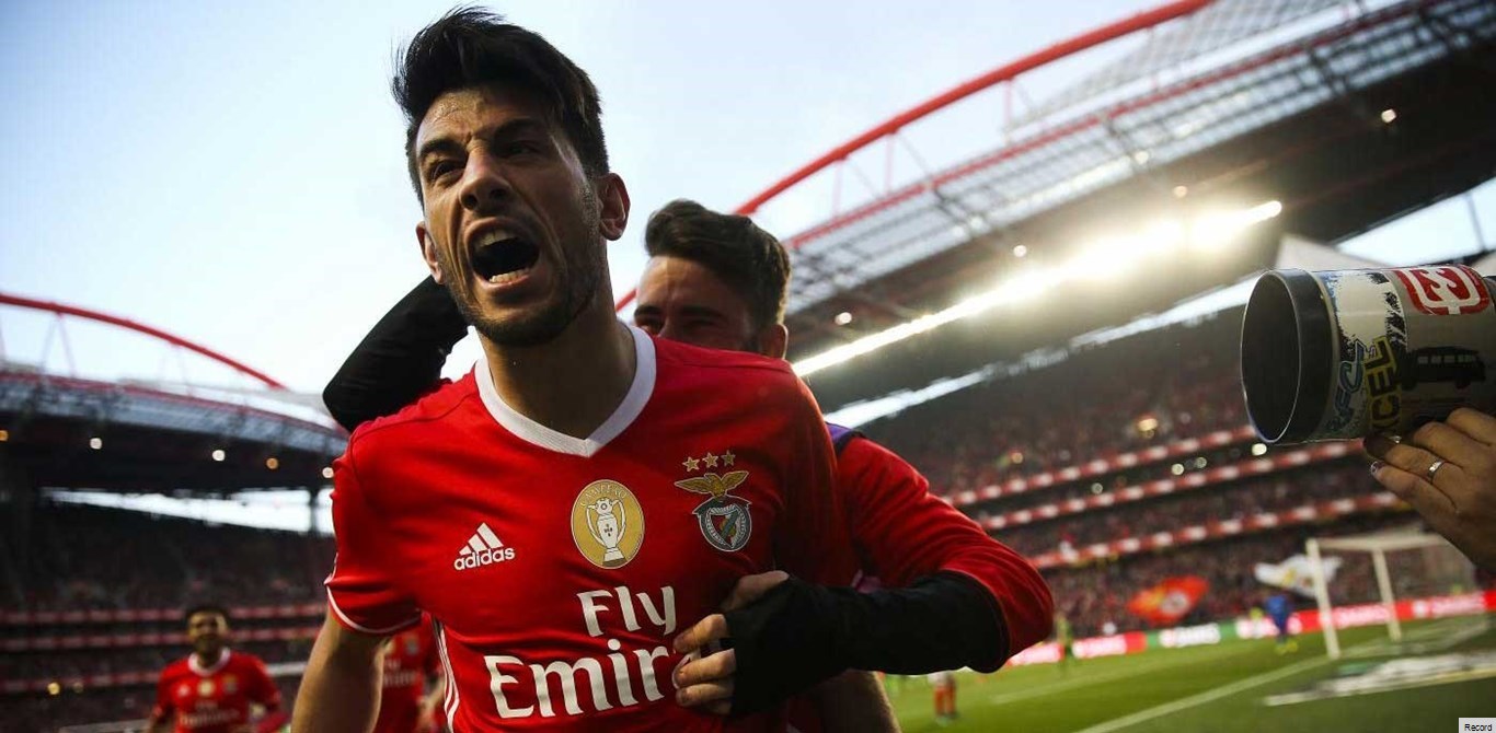 Benfica vence Tondela e deixa Sporting a dez pontos