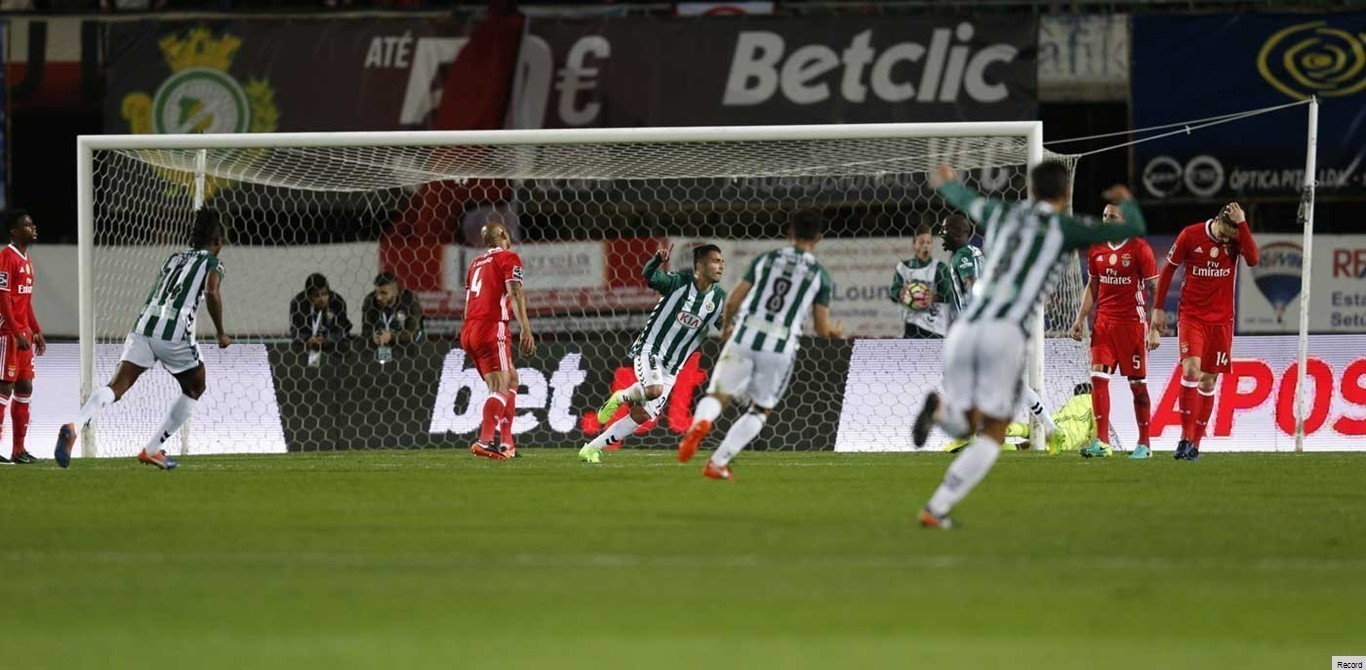Benfica derrotado no Bonfim