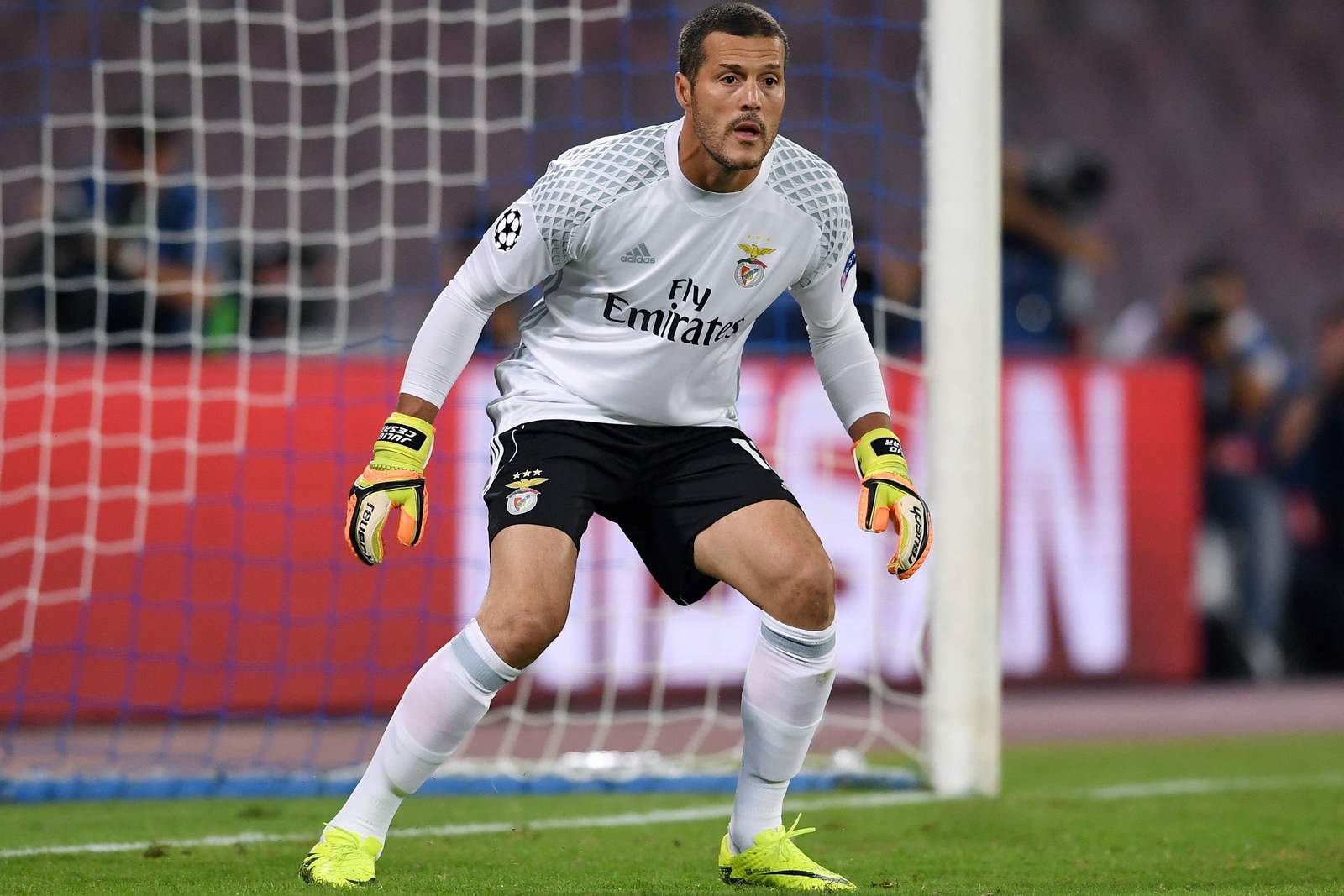 Júlio César irá pendurar as luvas