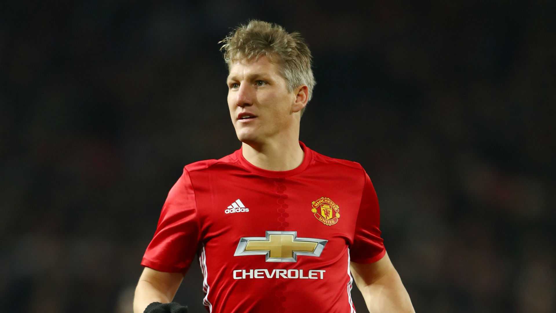 Mourinho anuncia permanência de Schweinsteiger no Manchester United