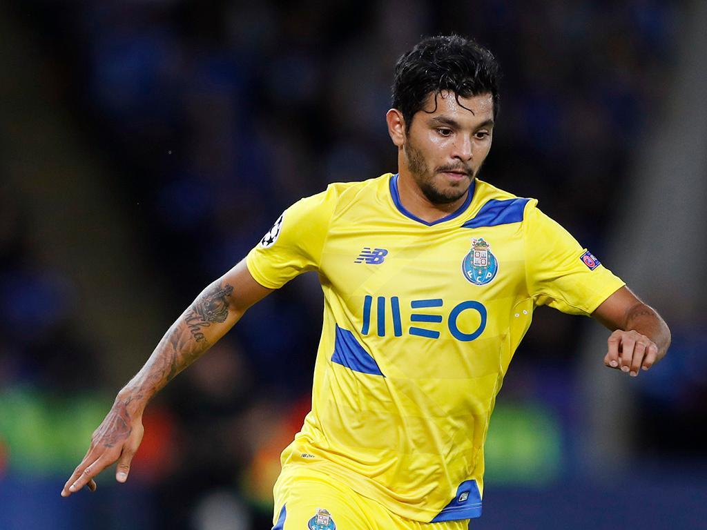 Corona sofreu uma entorse traumática no tornozelo direito