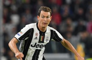 OFICIAL: Stephan Lichtsteiner renova com a Juventus