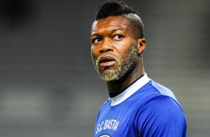 OFICIAL: Djibril Cissé  termina a carreira