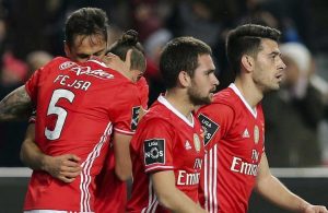 Benfica derrota Nacional e recupera liderança