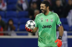 Buffon compete com Ronaldo e Messi pelo prémio de melhor da Europa