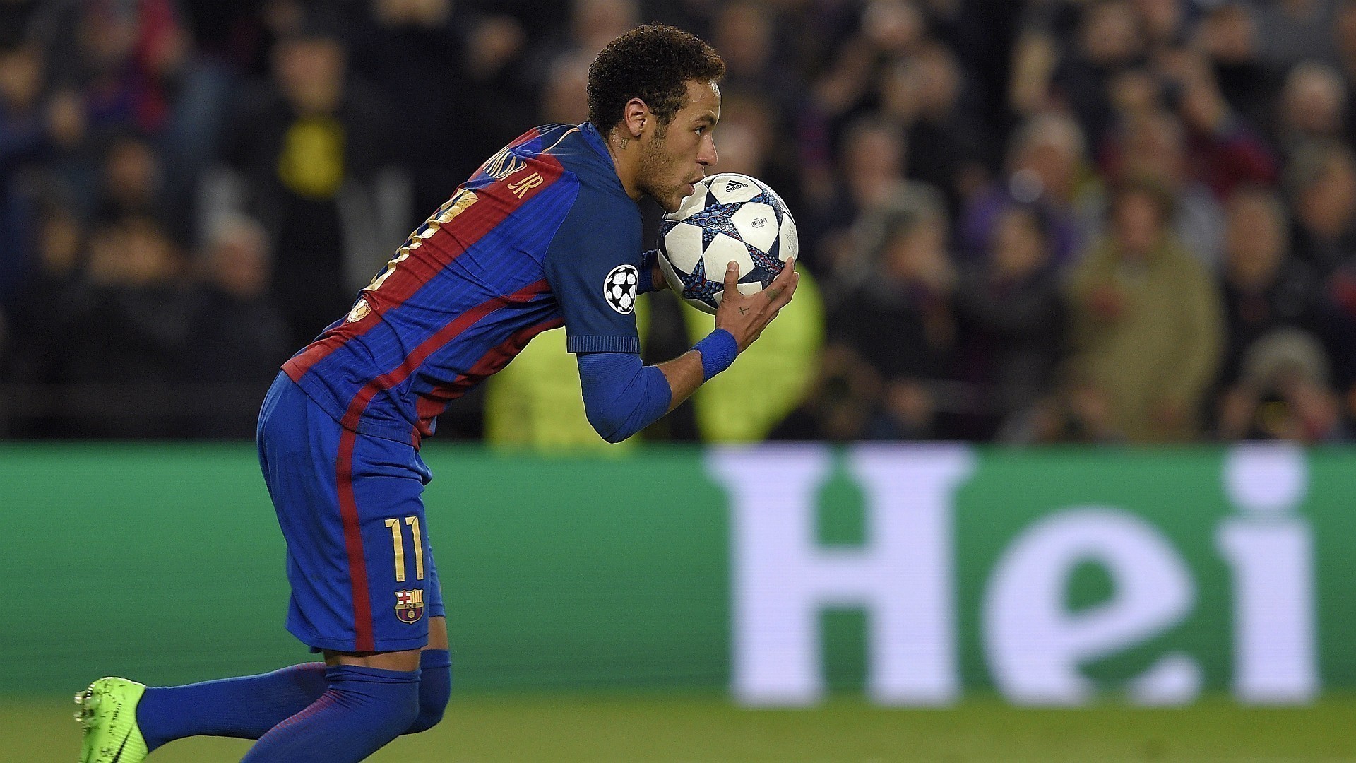 Neymar contrataria Coutinho para o Barcelona