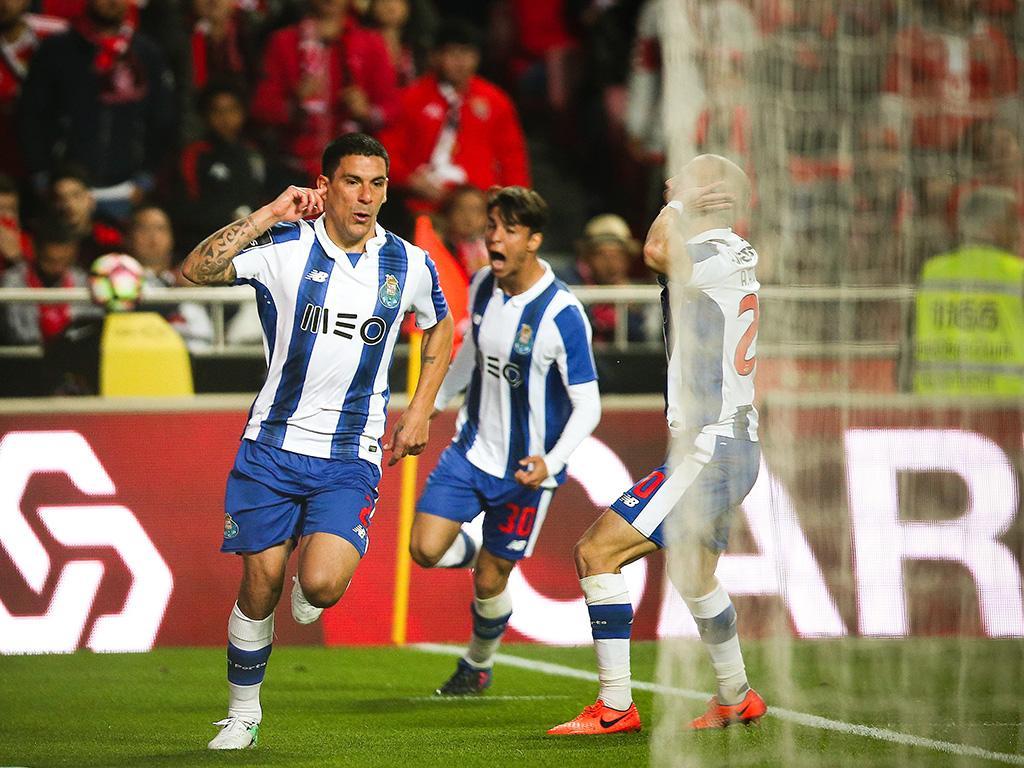 Maxi Pereira explica o porquê do efusivo festejo no Estádio da Luz