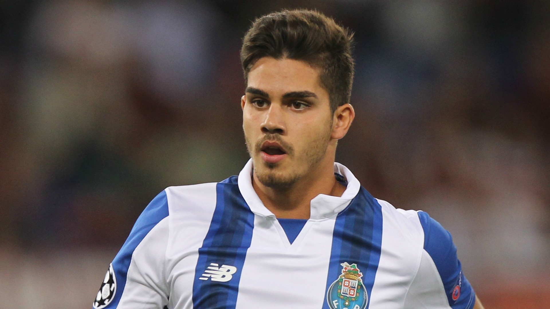 André Silva no banco frente ao Desportivo de Chaves