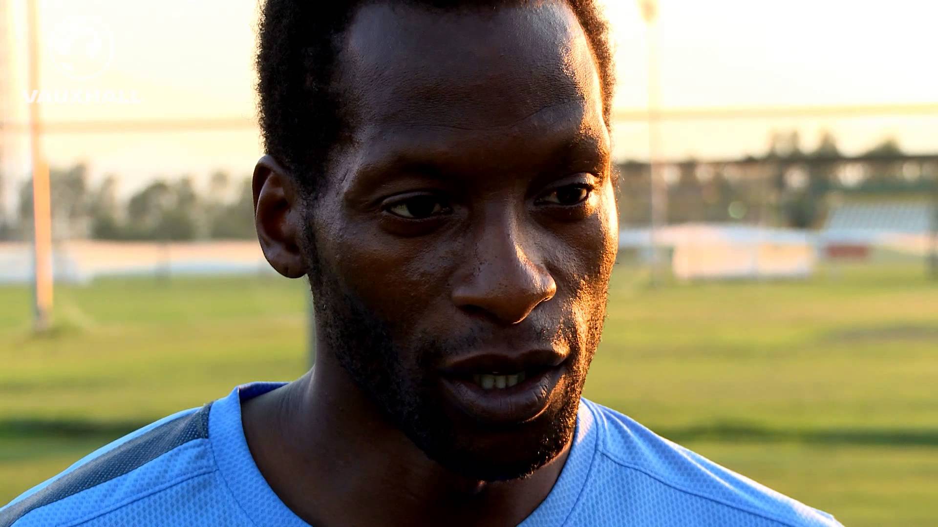 Ugo Ehiogu sofre ataque cardíaco em pleno relvado