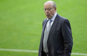 Pinto da Costa surpreende ao aparecer na Cidade do Futebol