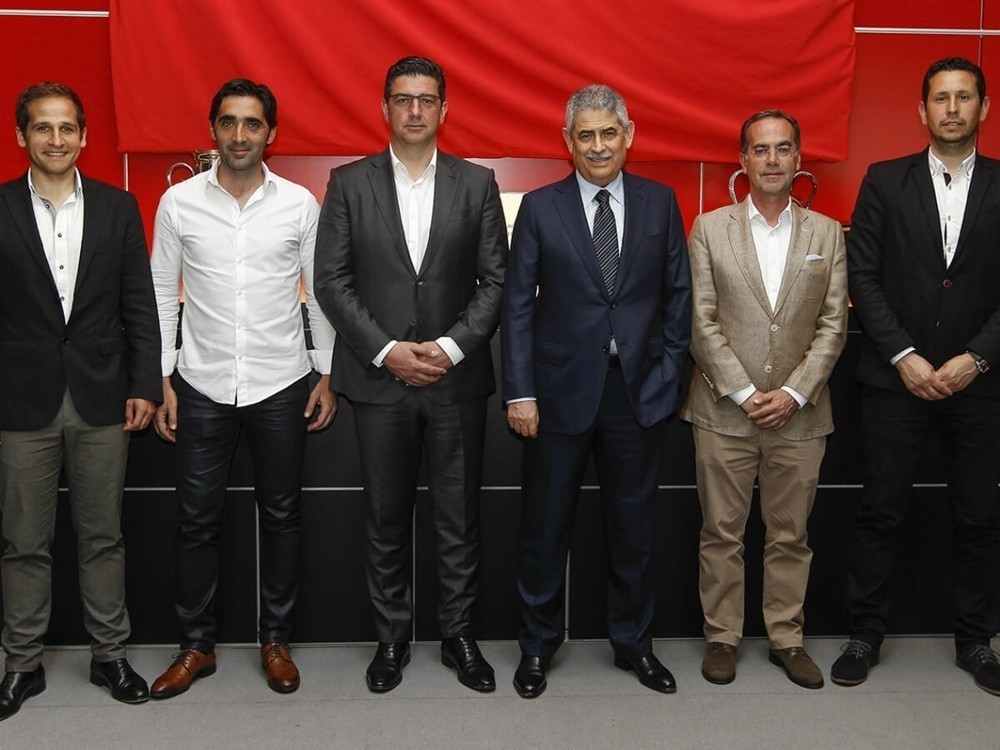 Rui Vitória renova com o Benfica