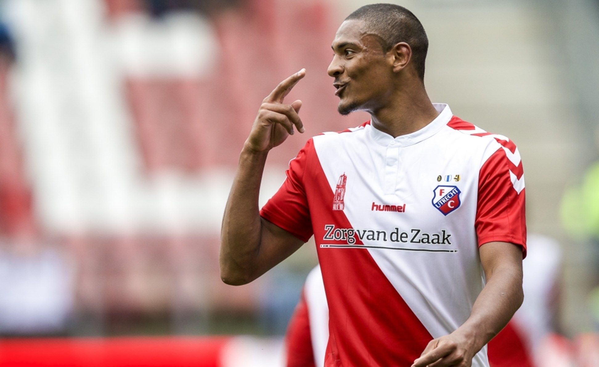 Sébastien Haller é reforço do Eintracht Frankfurt