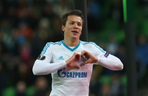 OFICIAL: Schalke 04 contrata Konoplyanka ao Sevilha por 14 milhões