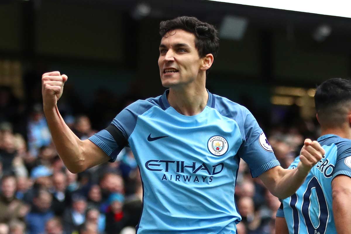 Jesús Navas abandona o Manchester City