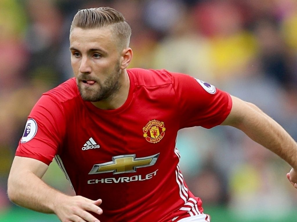 Luke Shaw falha o resto da temporada