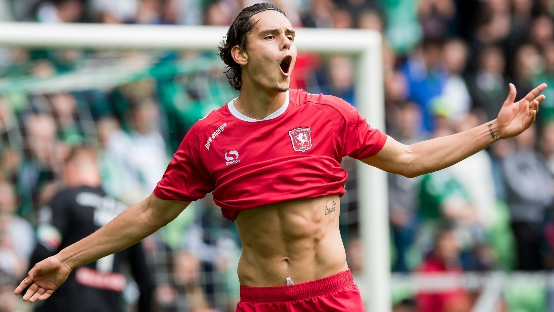 Villarreal contrata Enes Unal ao Manchester City por 14 milhões