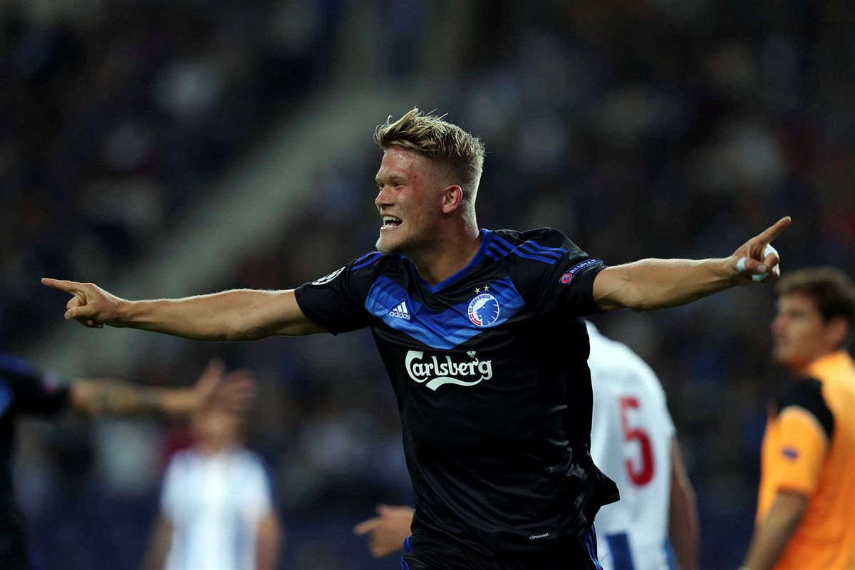 Atalanta contrata Andreas Cornelius ao Copenhaga