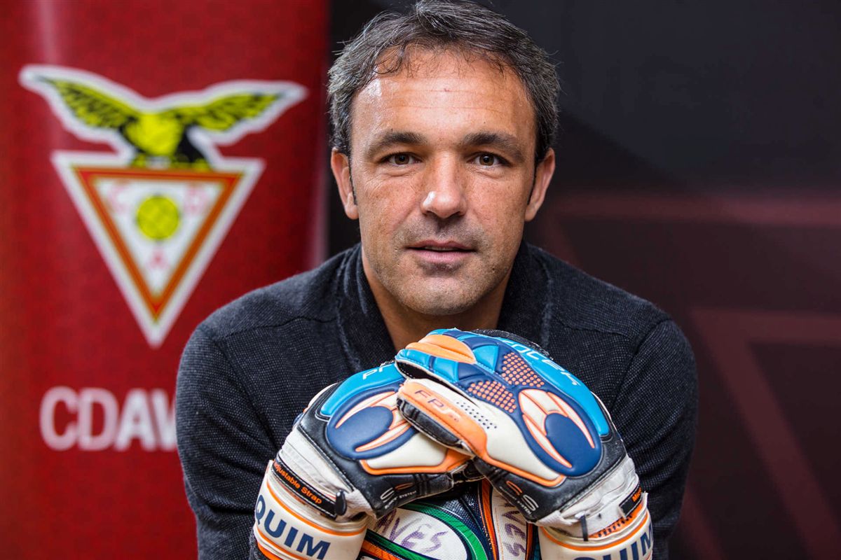 «Fiz 30 jogos, fui campeão e mandaram-me embora»