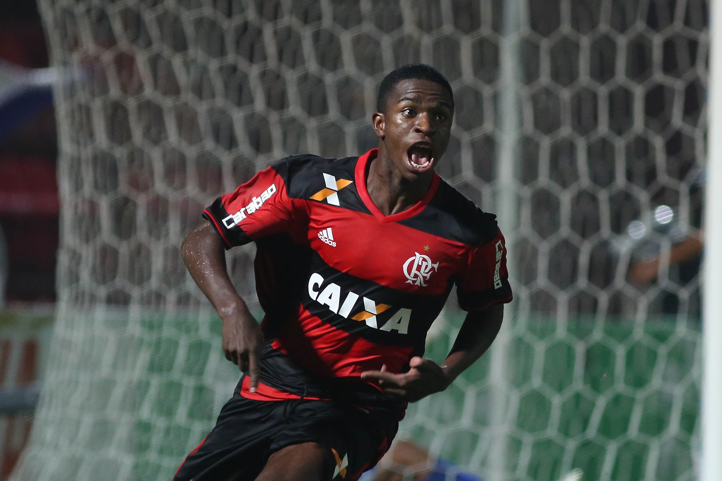 Real Madrid oferece 45 milhões por Vinicius  Júnior