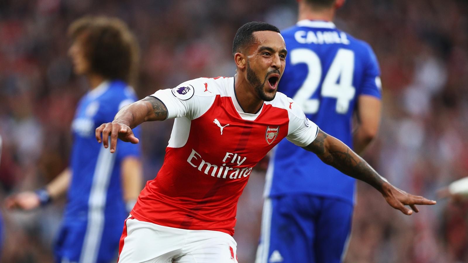 Walcott mais próximo do West Ham