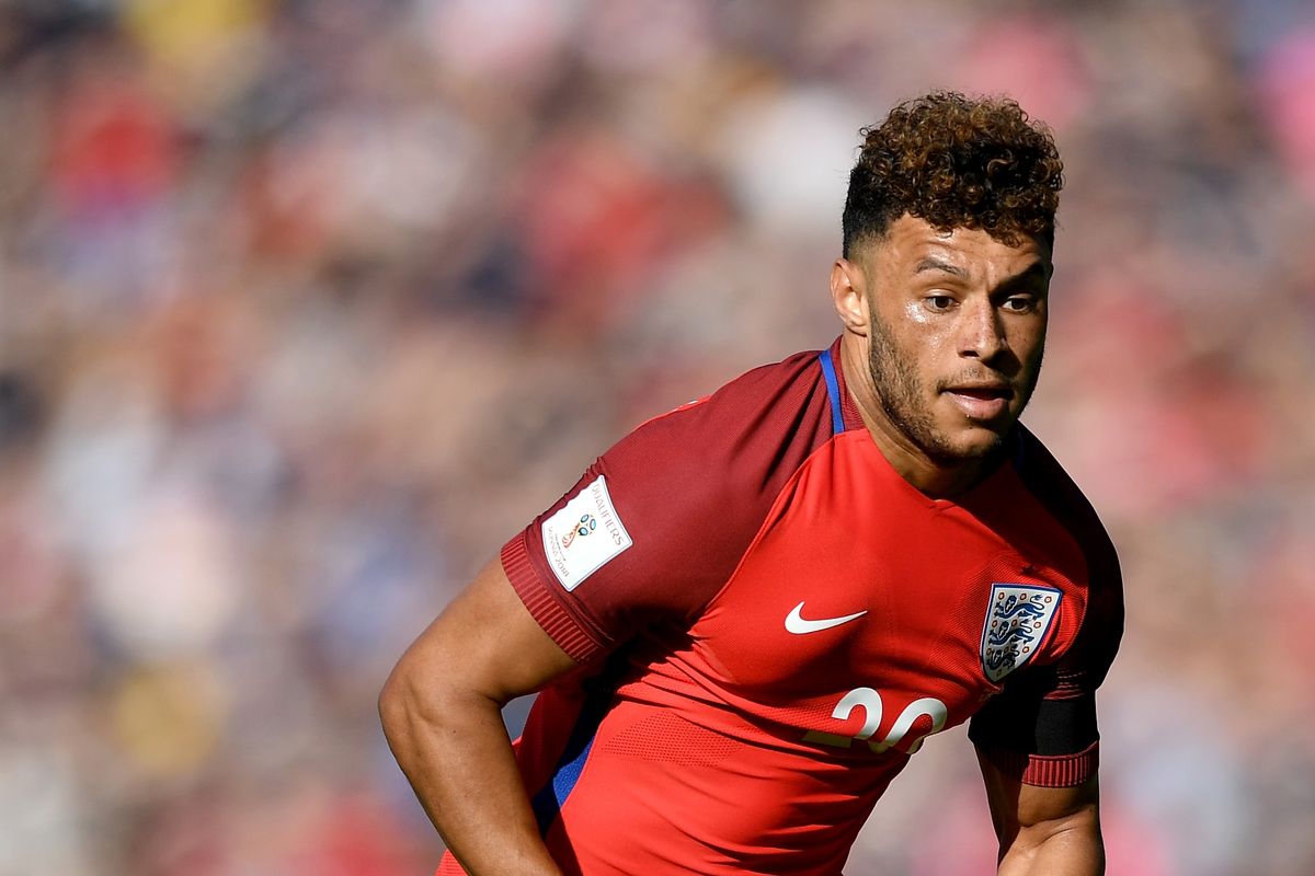 Liverpool oferece 40 milhões por Oxlade-Chamberlain