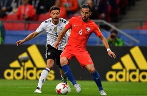 Mauricio Isla assina pelo Fenerbahçe