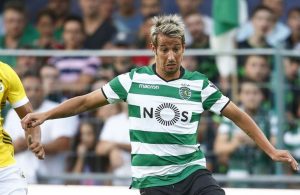 Coentrão fotografado com cachecol bastante ofensivo para o Benfica