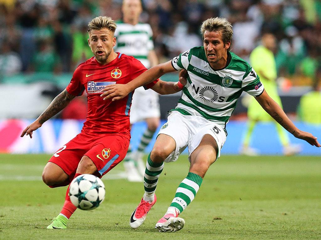 Fábio Coentrão regressa ao onze