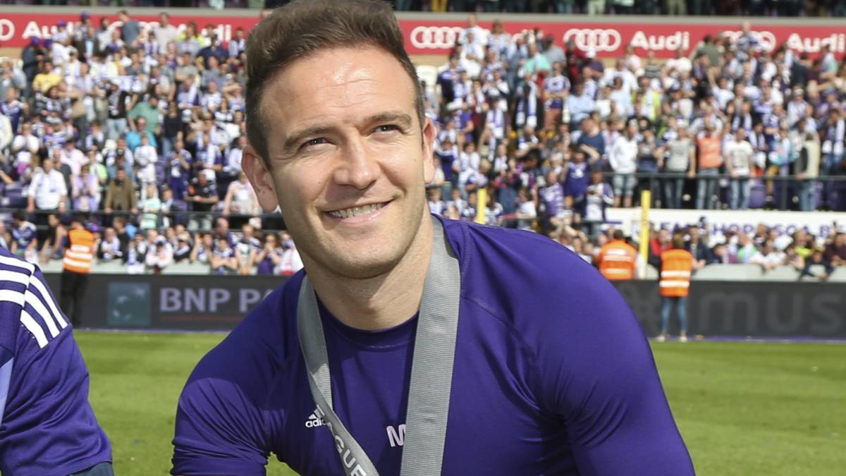 OFICIAL: Diego Capel deixa o Anderlecht