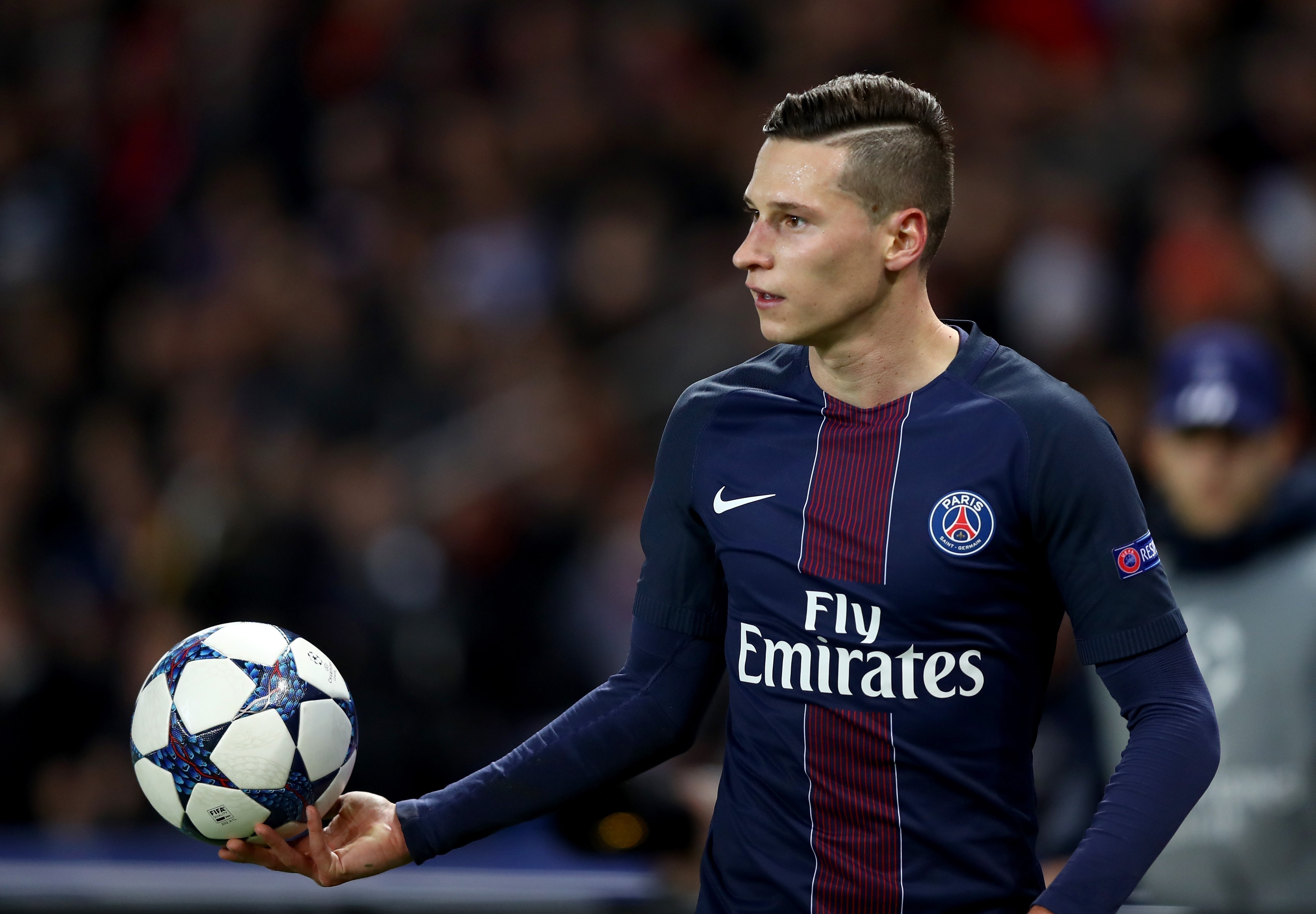 Bayern avança por Draxler