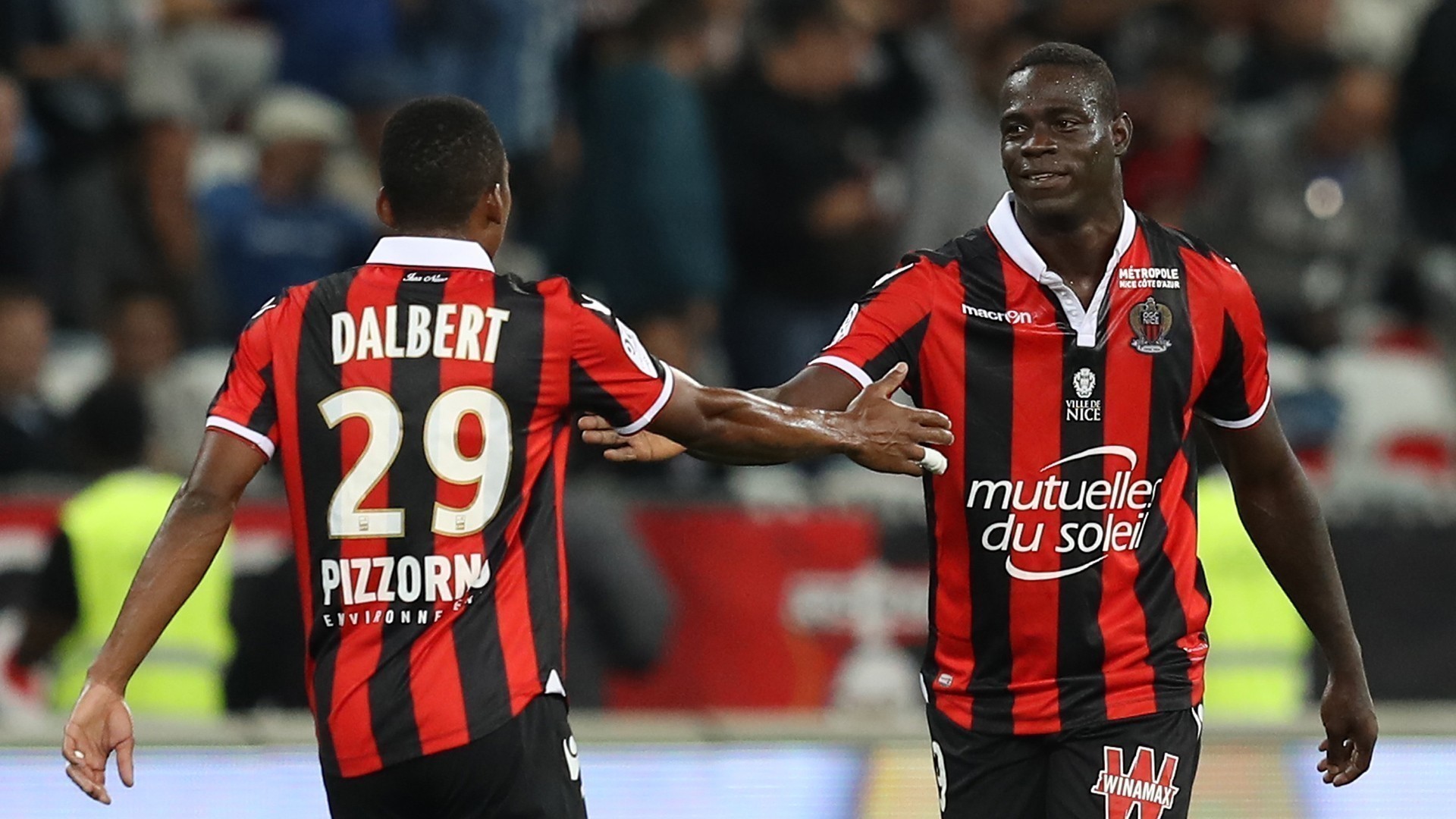 OFICIAL: Inter garante Dalbert por 20 milhões