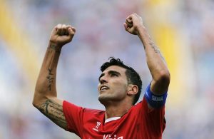 Reyes será companheiro de Tévez na China