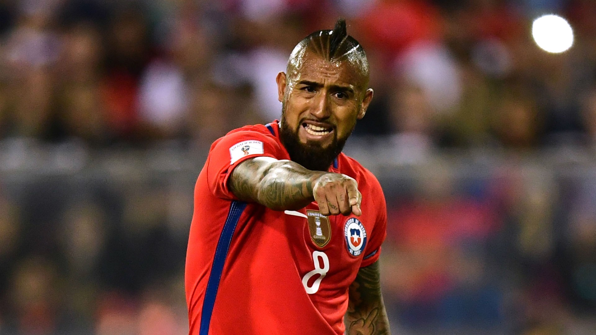 OFICIAL: Vidal desmente renuncia à seleção chilena