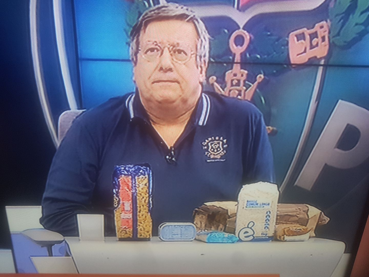 Manuel Serrão apresenta…