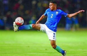 Lateral-direito do Coritiba no Benfica