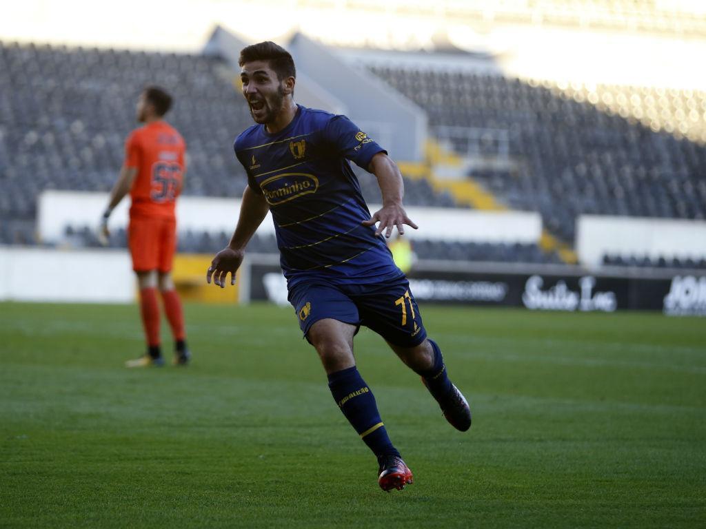 FC Porto negoceia Rui Costa