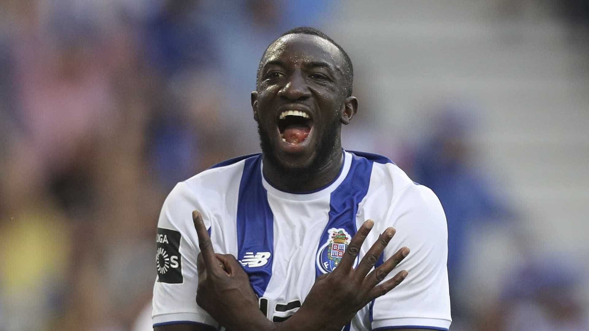 Terras de Sua Majestade chamam por Marega.