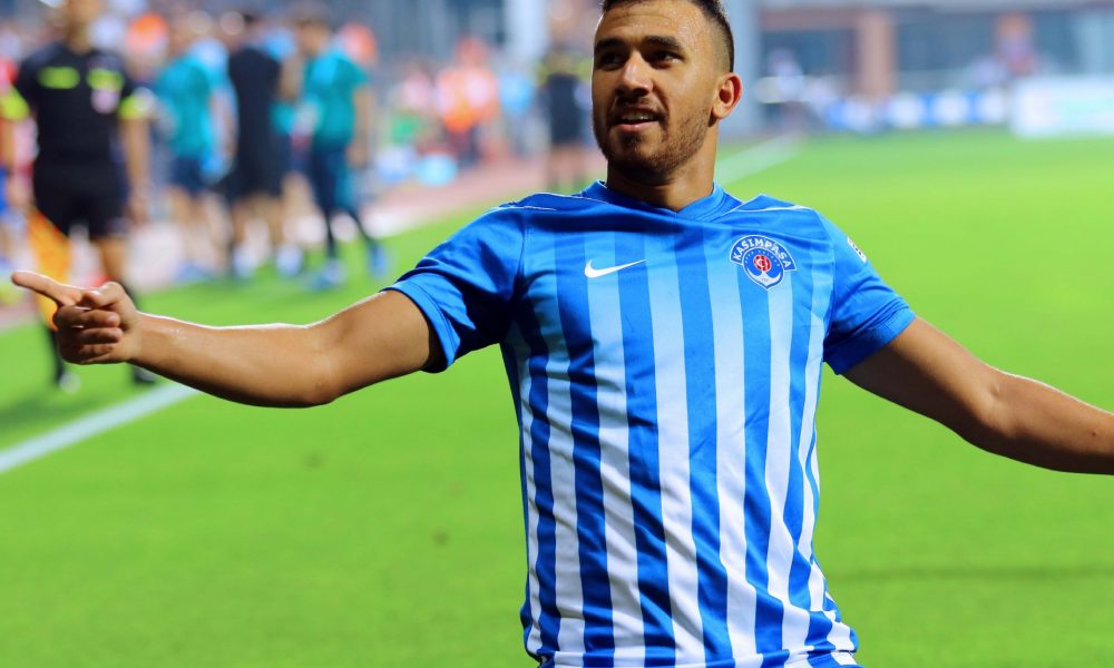 Bournemouth e Everton atras do novo “Trezeguet”.