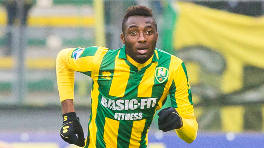 Everton, Villarreal, Bétis e Eibar em “luta” por defesa central.