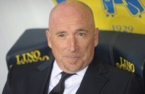 Rolando Maran permanece.